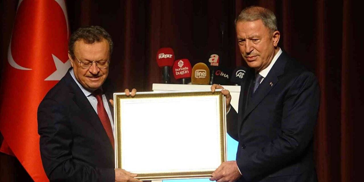 Milli Savunma Bakanı Hulusi Akar: "Terör, Türk Silahlı Kuvvetlerinin ilk gündem maddesidir"