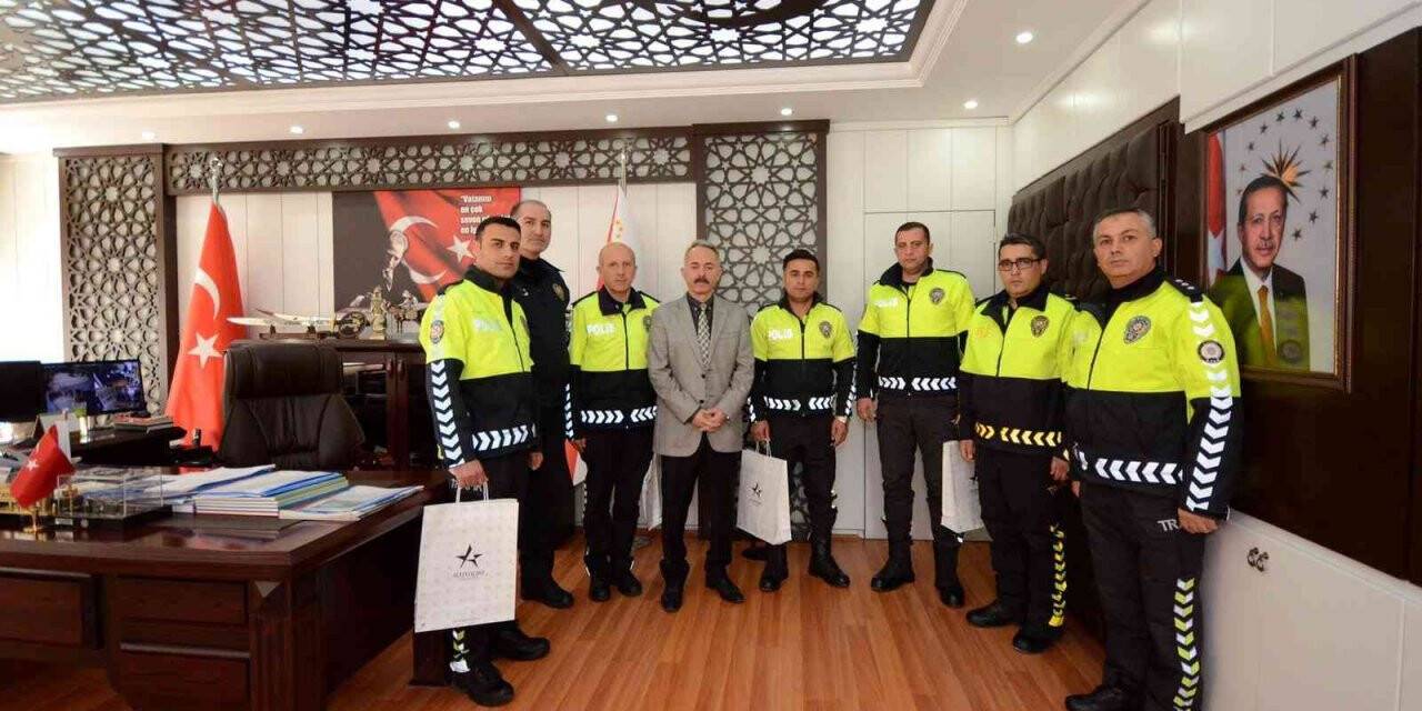 Denetimlerde polise rüşvet teklif eden sürücü hakkında işlem yapıldı