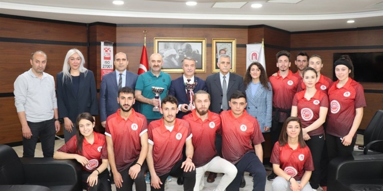 Amasya Üniversitesi ayak tenisinde şampiyon