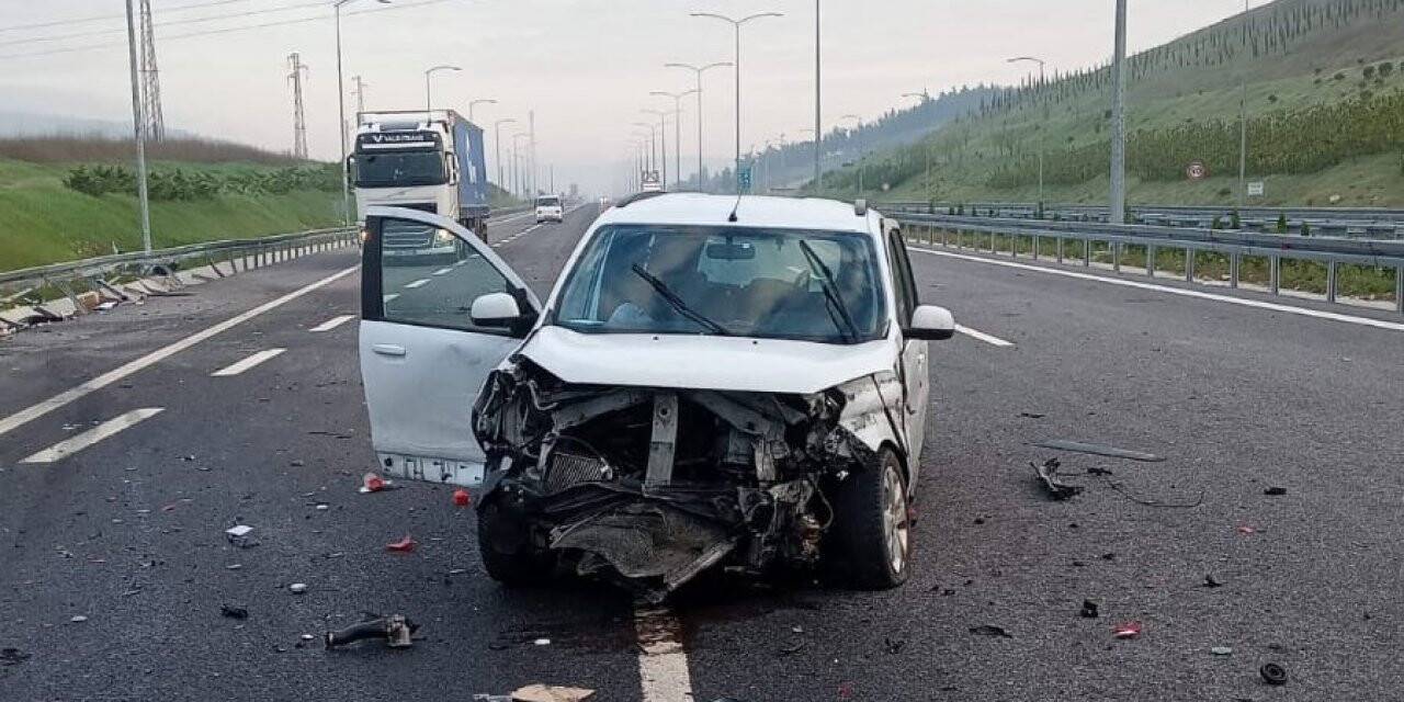 Manisa’da iki otomobil çarpıştı: 5 yaralı