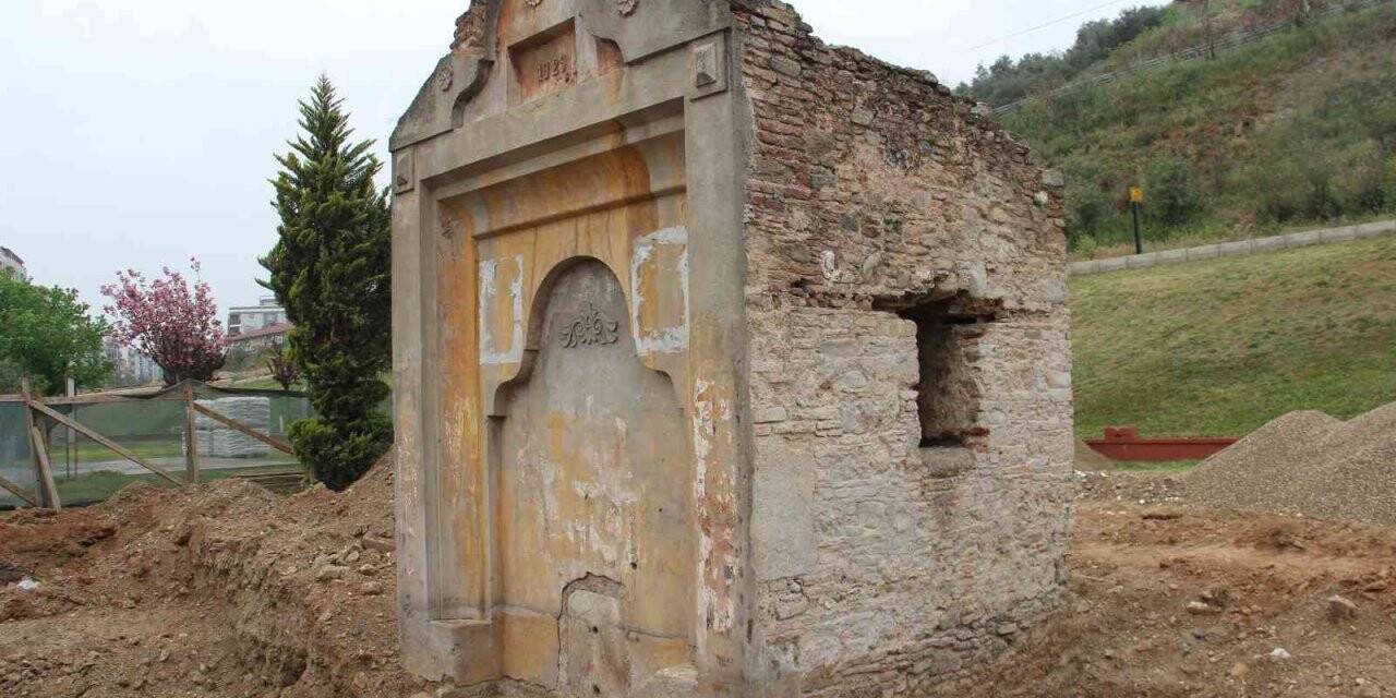 Efeler Belediyesi tarihi çeşmeyi bakıma aldı