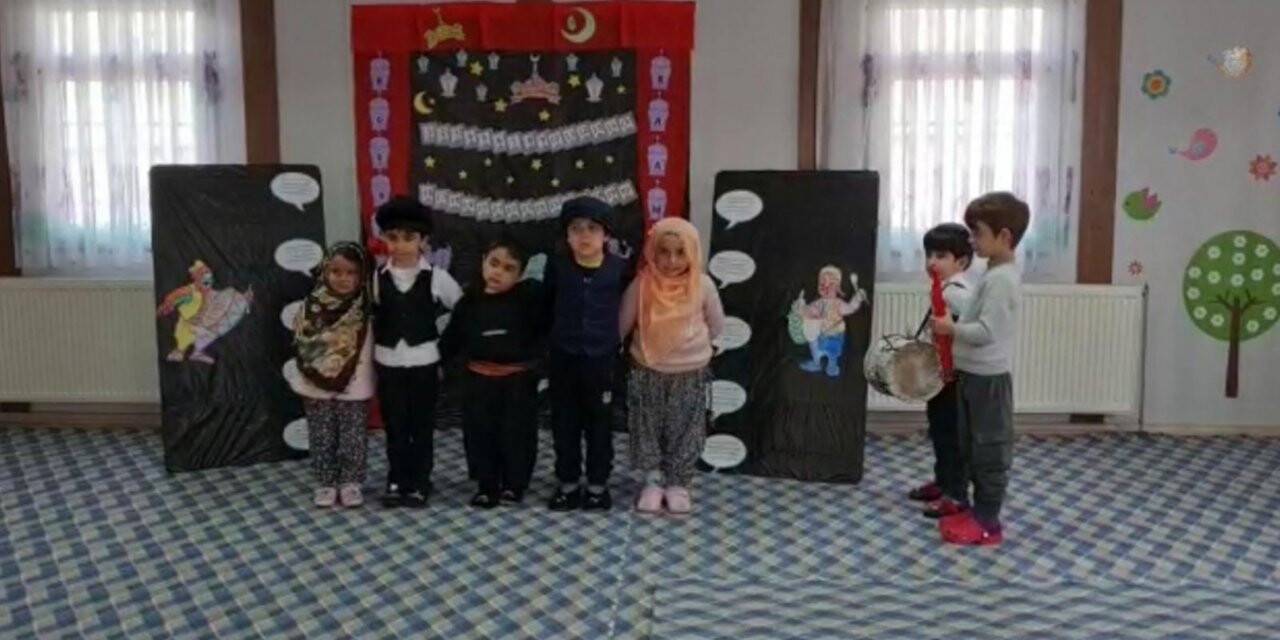 Miniklerden sevimli Elazığ halayı