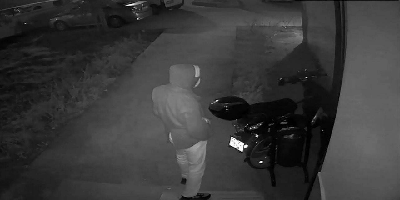 Hırsızlık şüphelisi önce kameraya sonra polise yakalandı