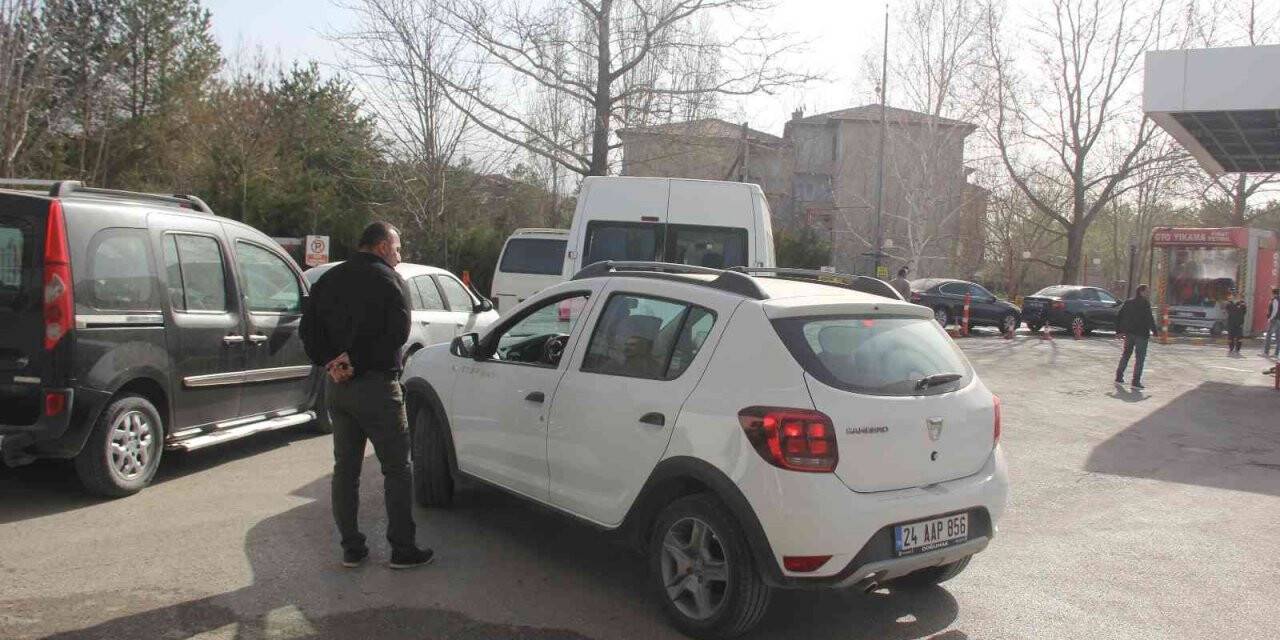 Erzincan’a çamur yağdı, oto yıkamacılarda kuyruk oluştu