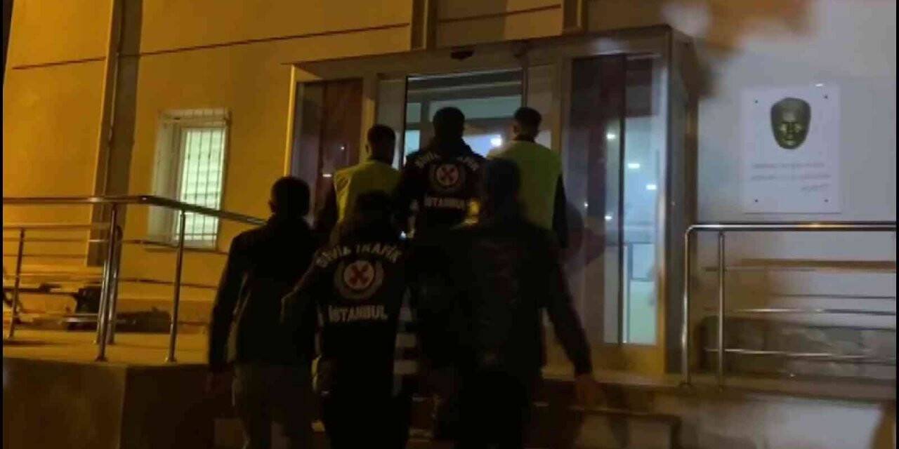 Tuzla’da polis ekiplerinden otopark parası isteyen değnekçiye suçüstü