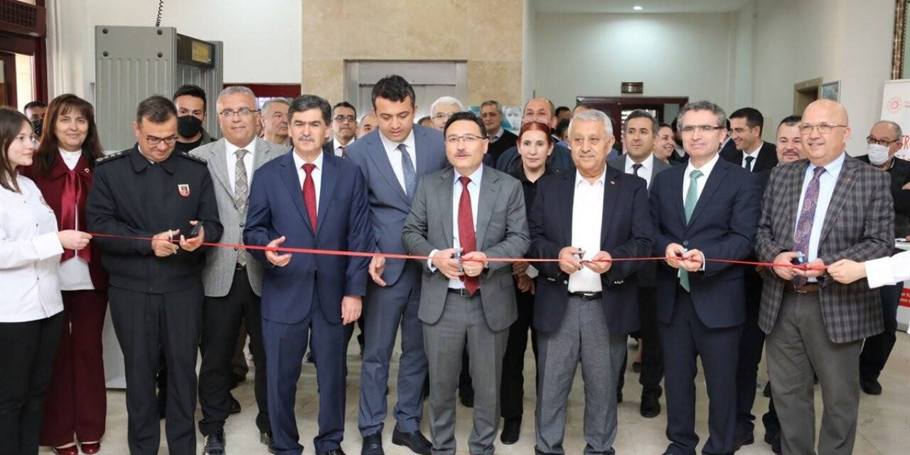 Vali Çiçek: “Turistlere kimsenin haksızlık yapmasına, dolandırmasına izin vermeyeceğiz”