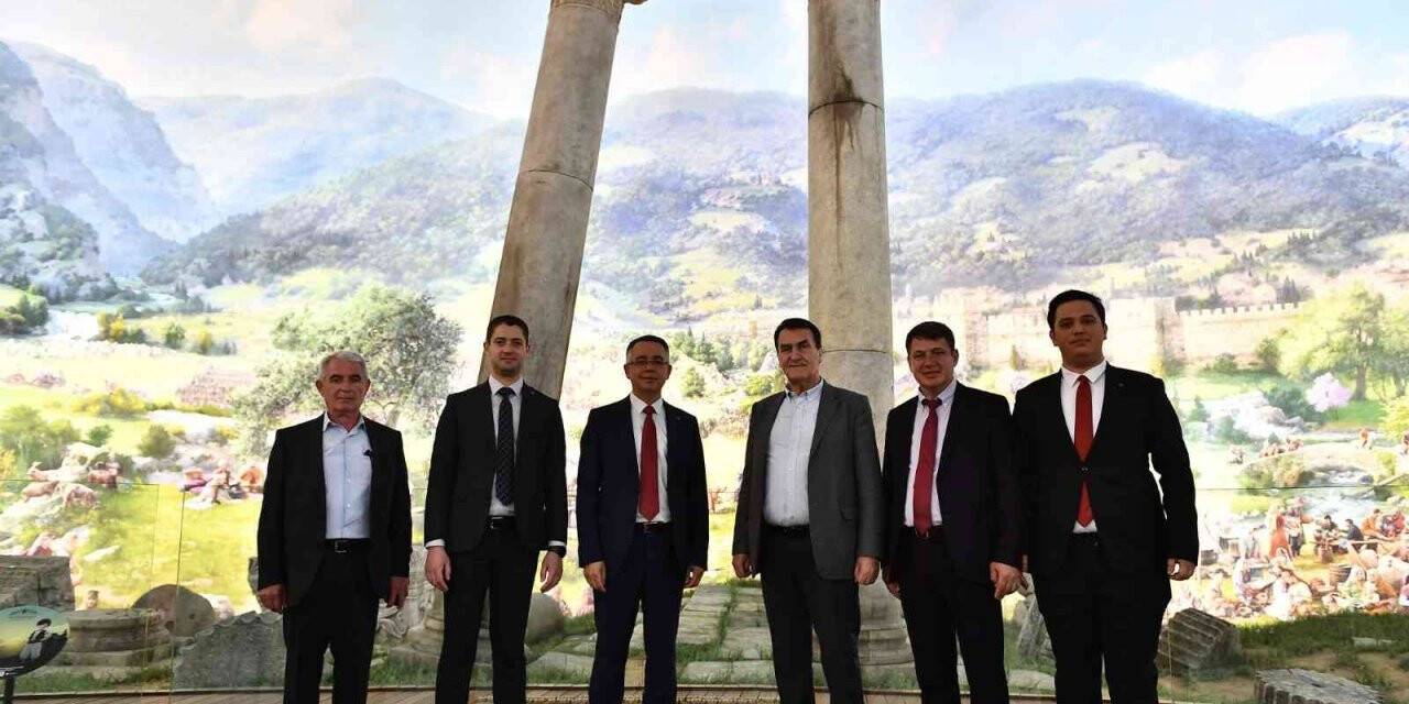 Bulgaristan heyeti Fetih Müzesi’ni ziyaret etti