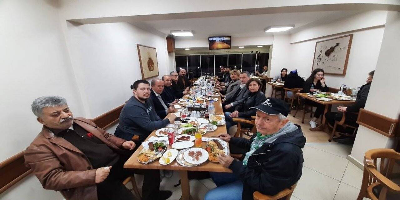 Manisa’da CHP basın mensuplarıyla buluştu