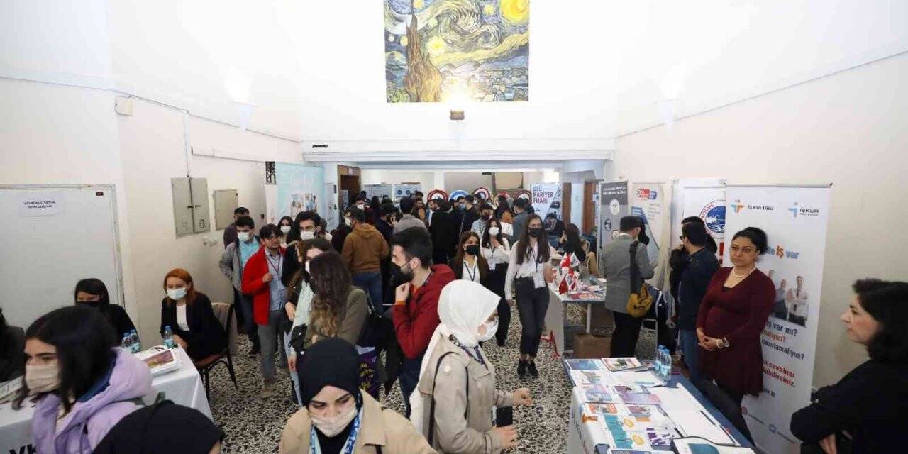 DEÜ, gençlere kariyer fırsatları sunmayı sürdürüyor