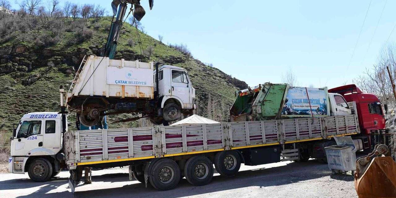 Çatak Belediyesi hurda araçlarını MKE’ye devretti