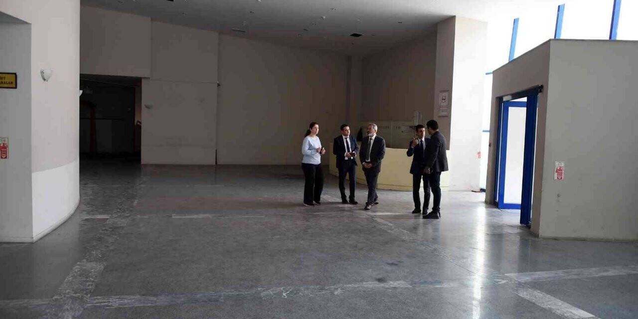 Tarsus’ta projeler hızla ilerliyor