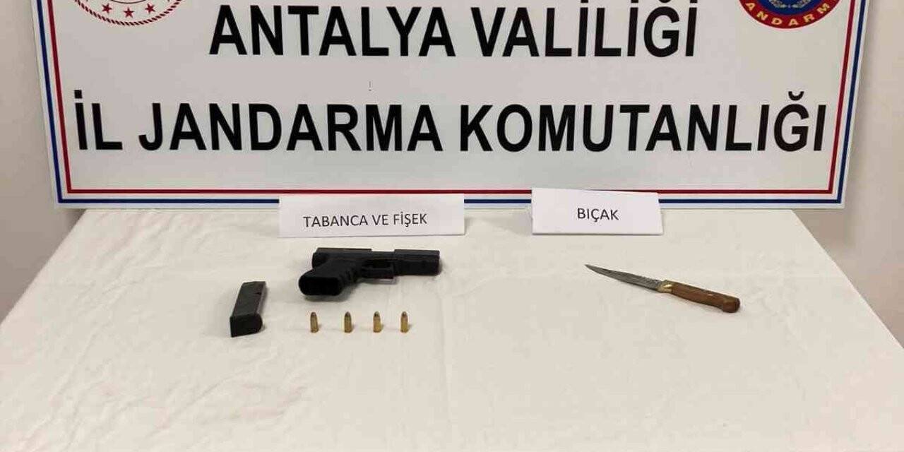 Silahla yaralamanın şüphelisi aracında yakalandı