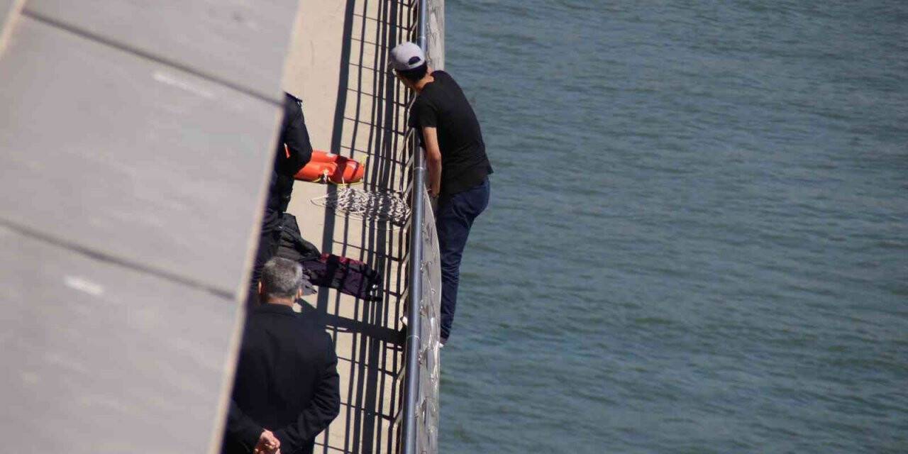 Haliç’te intihar girişimini itfaiyenin çevikliği önledi