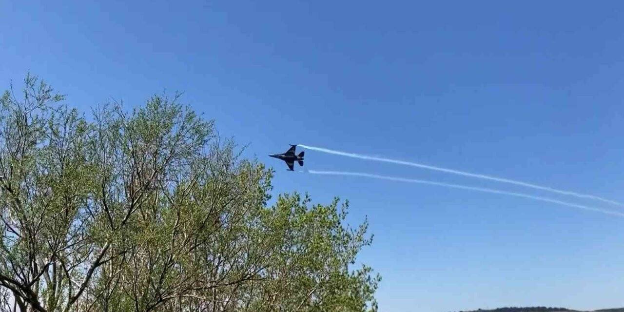 ‘Solo Türk’ Çanakkale semalarında prova uçuşu yaptı