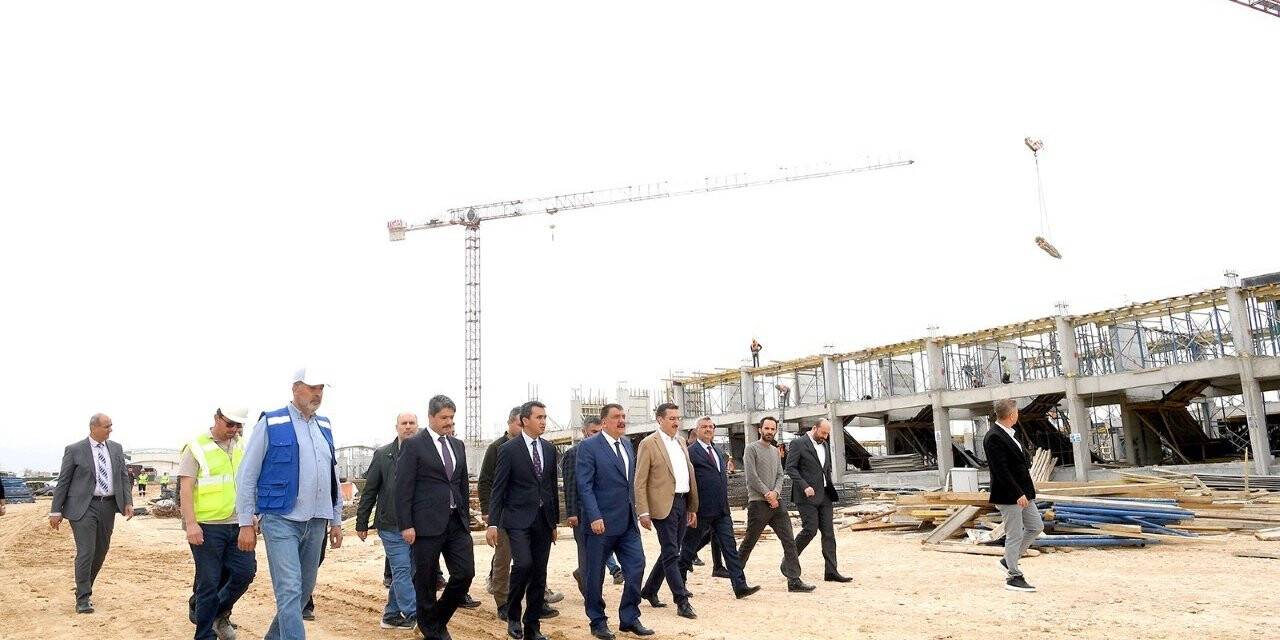 Dünya Kayısı Ticaret Merkezi inşaatı yükseliyor