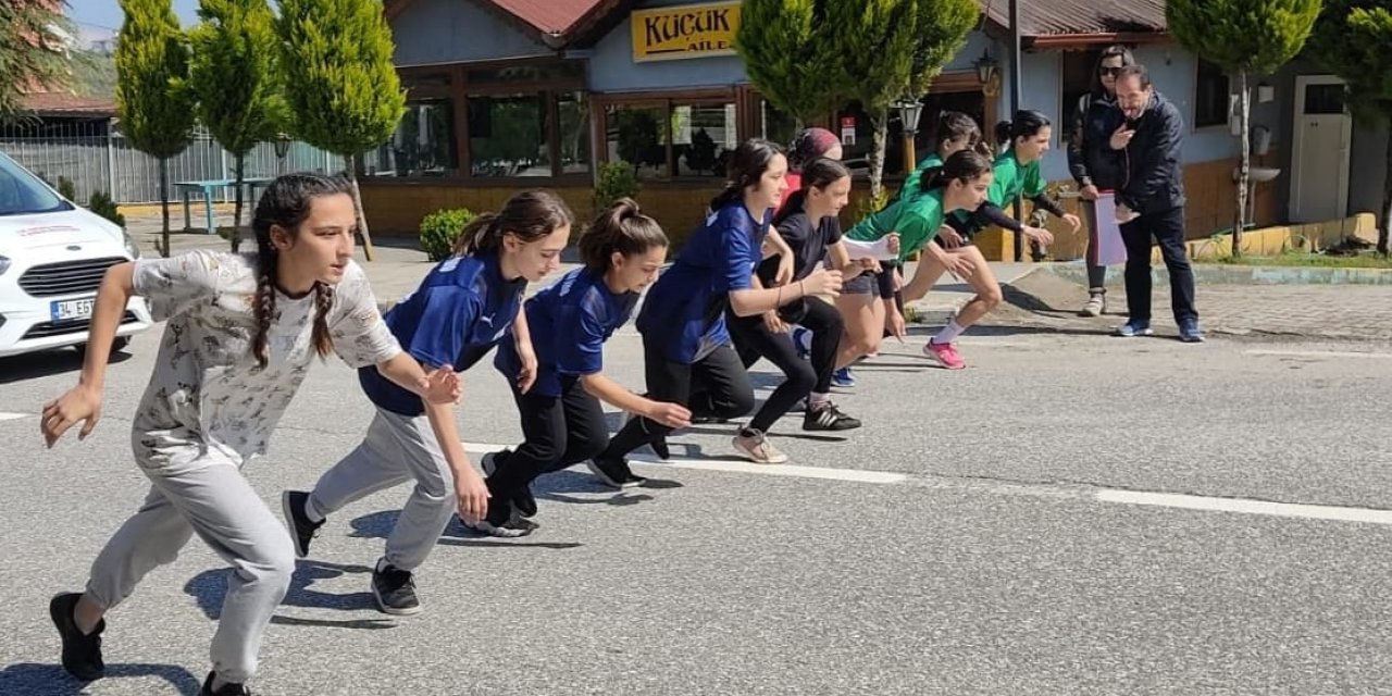 Gölcük’te gençler 23 Nisan için koştu