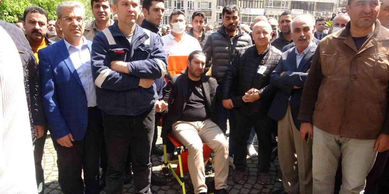 Bakan Soylu ağlayan şehit kızını teselli etti