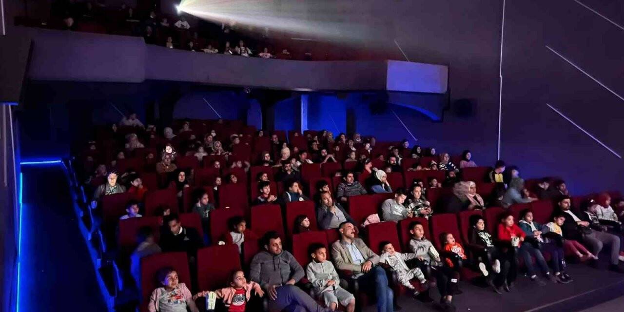 Şanlıurfalı çocuklar dijital sinemayı çok sevdi