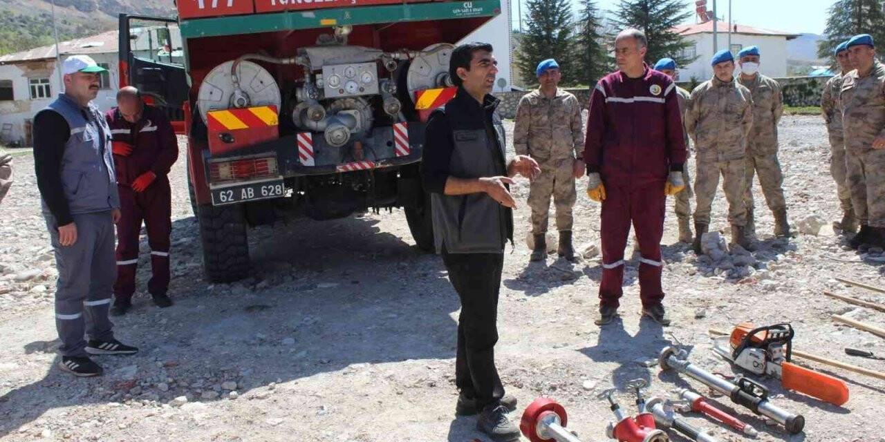 Çemişgezek’te jandarma ve güvenlik korucularına yangınla mücadele eğitimi