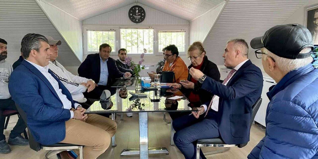 Kuşadası Belediyesi sorunlara yerinde çözüm buluyor