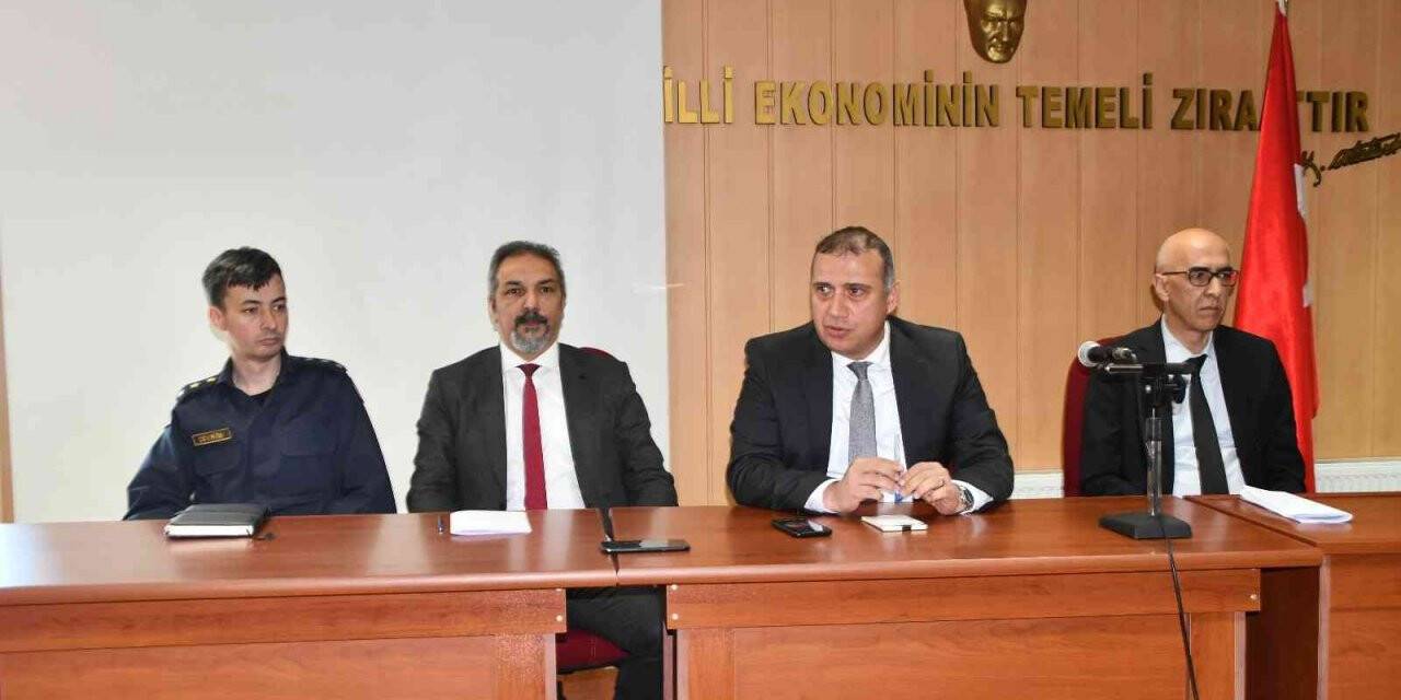 Söke’de daire amirleri, muhtarlarla bir araya geldi