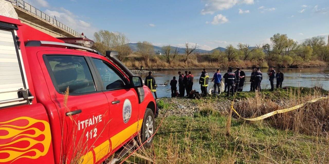 Kayseri’de feci kaza: Irmağa uçan araçtan karı kocanın cansız bedeni çıktı