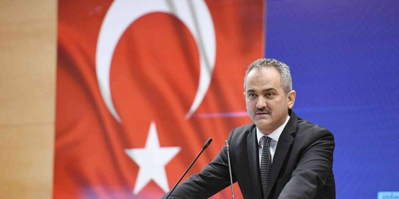 Milli Eğitim Bakanı Özer: “Türkiye’de 81 ilde 922 ilçede kütüphanesi olmayan tek bir okul kalmadı”
