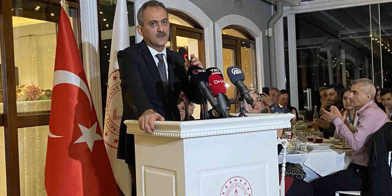 Milli Eğitim Bakanı Özer: “7 bin 354 sayılı Öğretmenlik Meslek Kanunu yönetmeliği son aşamada”