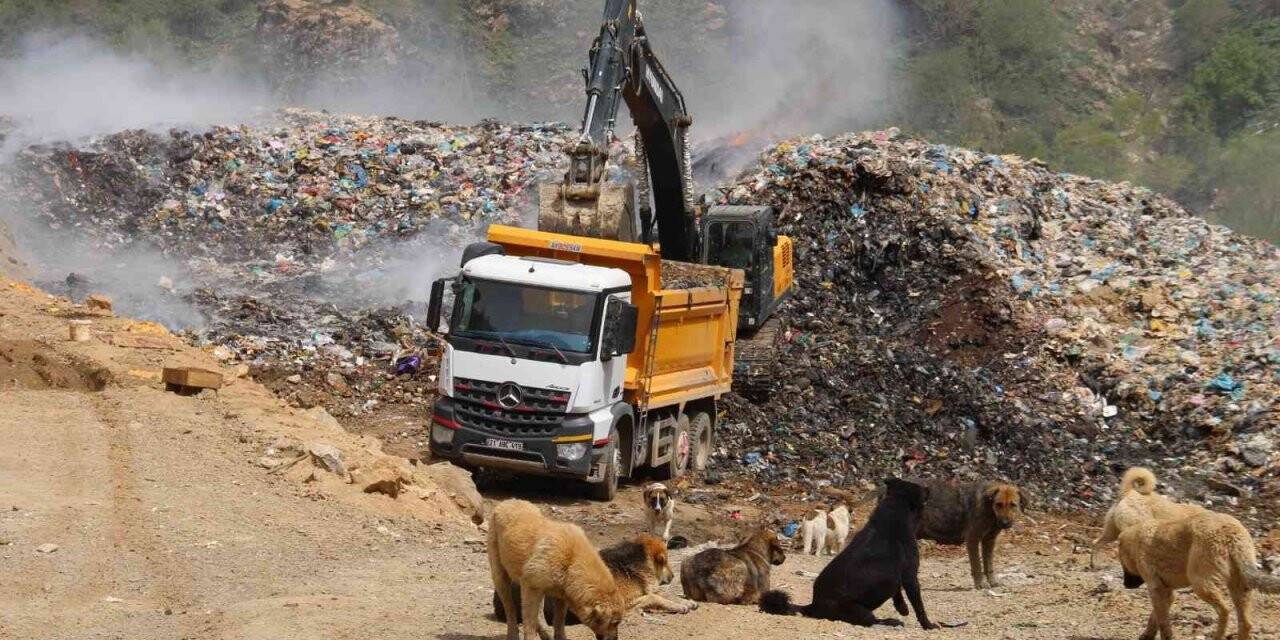 Şemdinli’de vahşi çöp depolama alanı kaldırılıyor