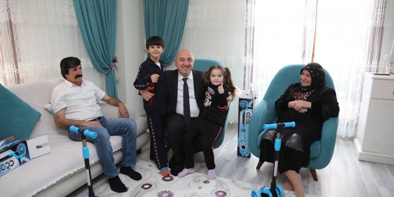 Şehit çocuklarına scooter sürprizi