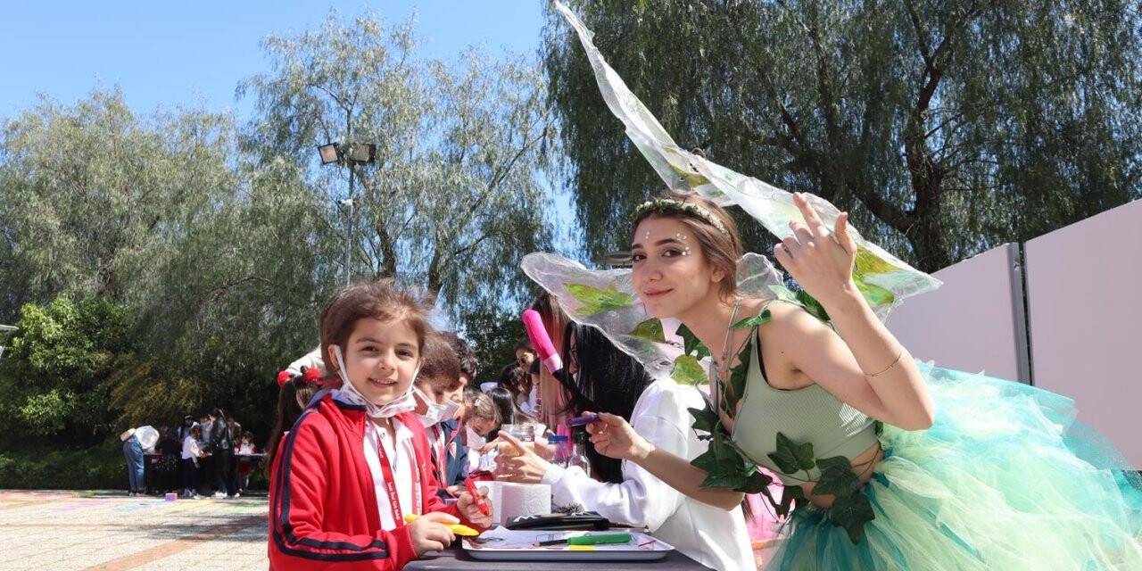 300 çocuk kampüste buluştu, gönüllerince eğlendi