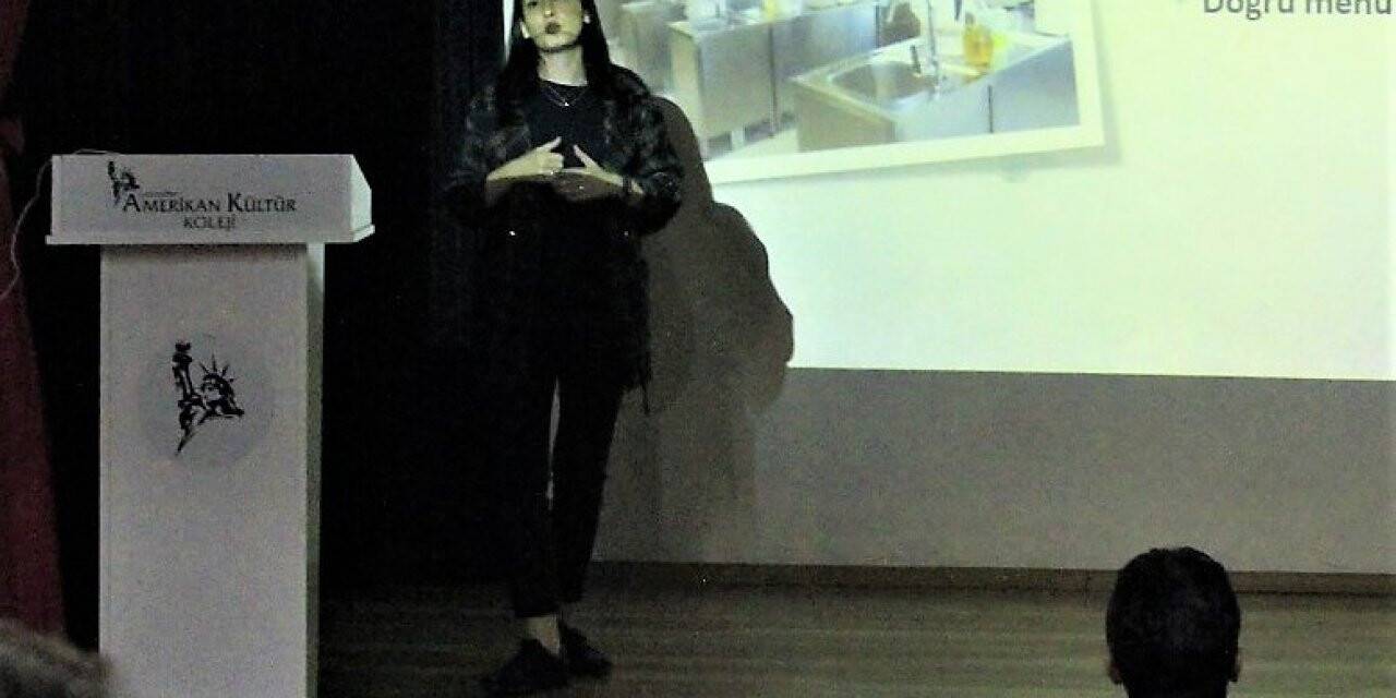 Kolej öğrencilerine beslenme eğitimi