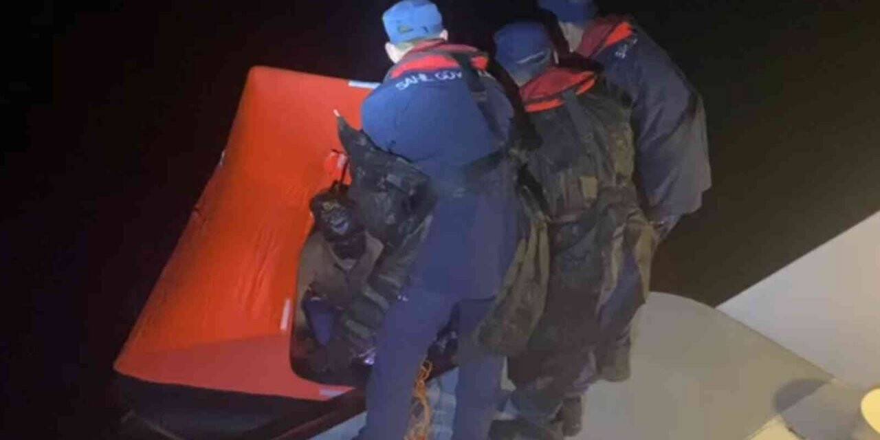 Yunanistan unsurları geri itti, Türk Sahil Güvenlik kurtardı