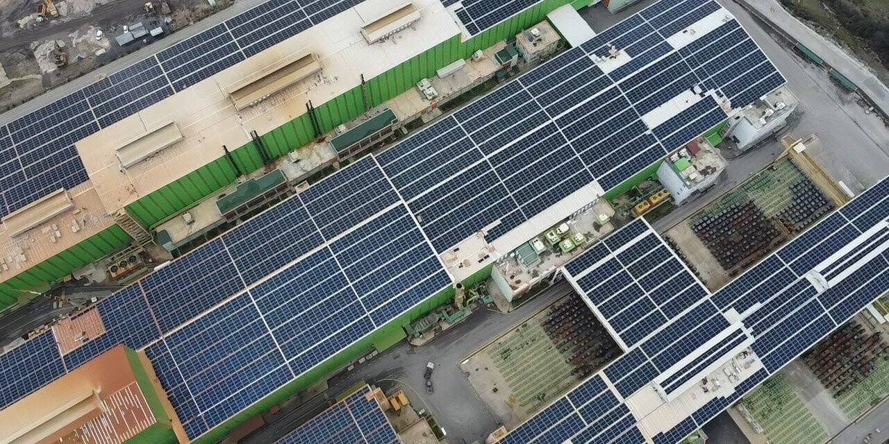 Dünyanın en büyük çatı üzeri güneş enerjisi santrallerinden biri hayata geçiyor