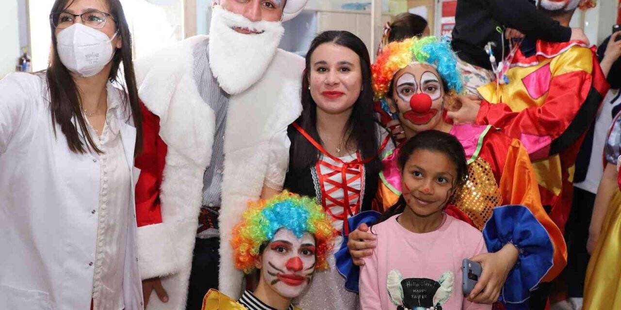 Üniversite öğrencilerinden anlamlı 23 Nisan etkinliği