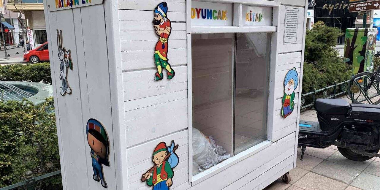 Harap edilen bağış kutusu yenilendi