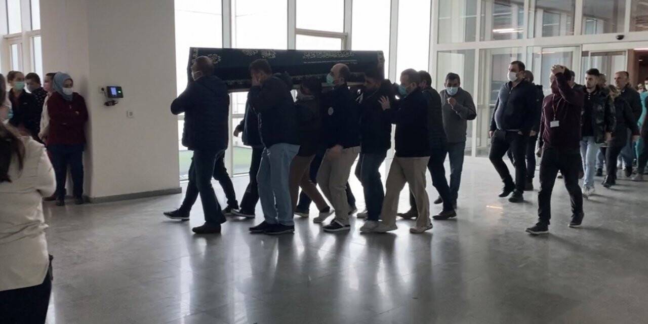 Hemşire Muhammed Aslan için görev yaptığı hastanede tören düzenlendi