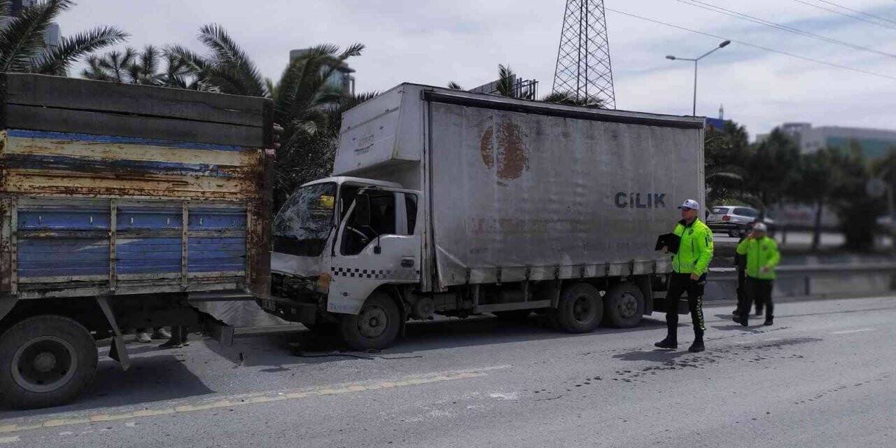 Bahçelievler’de zincirleme trafik kazası: 1 yaralı