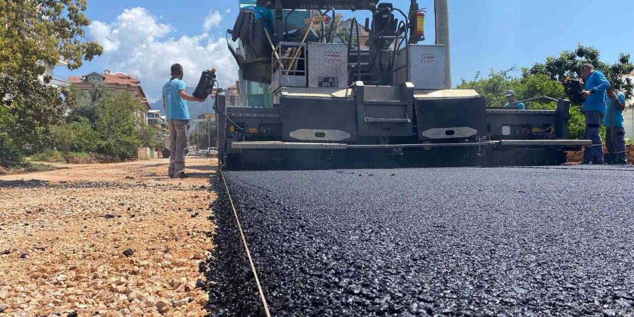 Alanya’nın yeni açılan yolları asfaltlanıyor