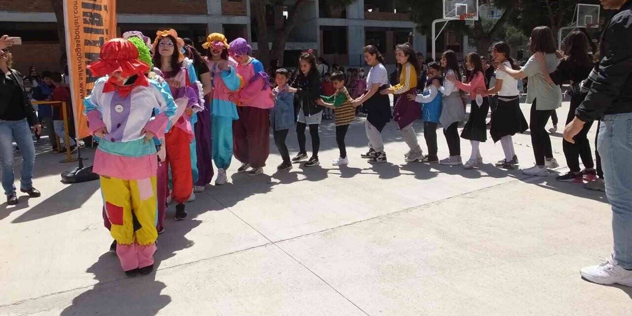 Balıkesir’de  Labirent Oryantiringi Edremit Körfezindeki  öğrencileri buluşturdu