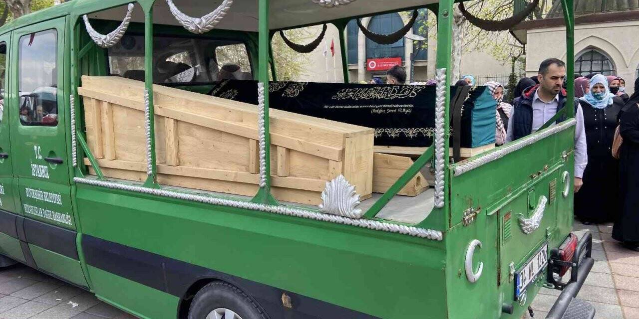 Erkek Hemşire Muhammet Aslan son yolculuğuna uğurlandı