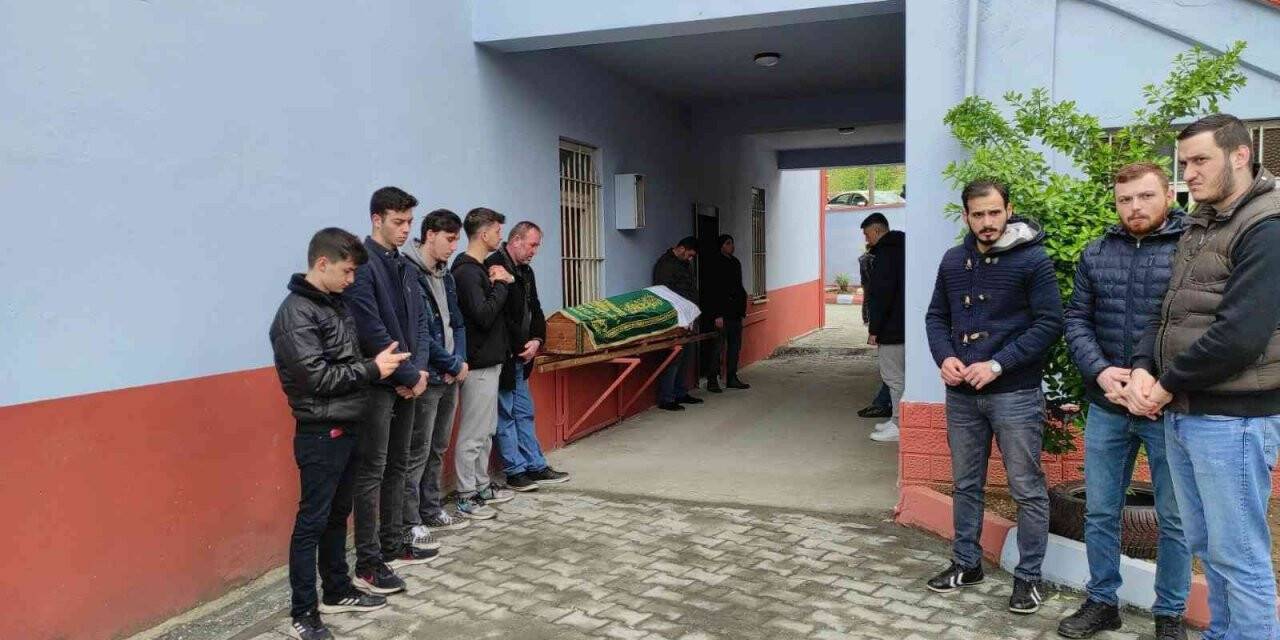Lisede çıkan kavgada hayatını kaybeden genç son yolculuğuna uğurlandı