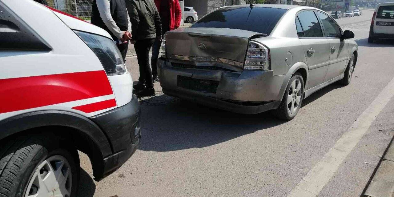 Fren lambası yanmayan otomobile arkadan çarptı: 1 yaralı