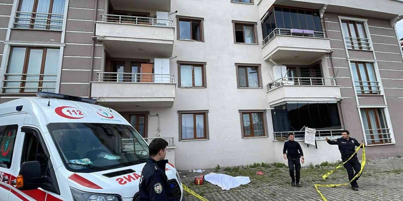 Cam silerken 3. kattan düşen yaşlı kadın öldü