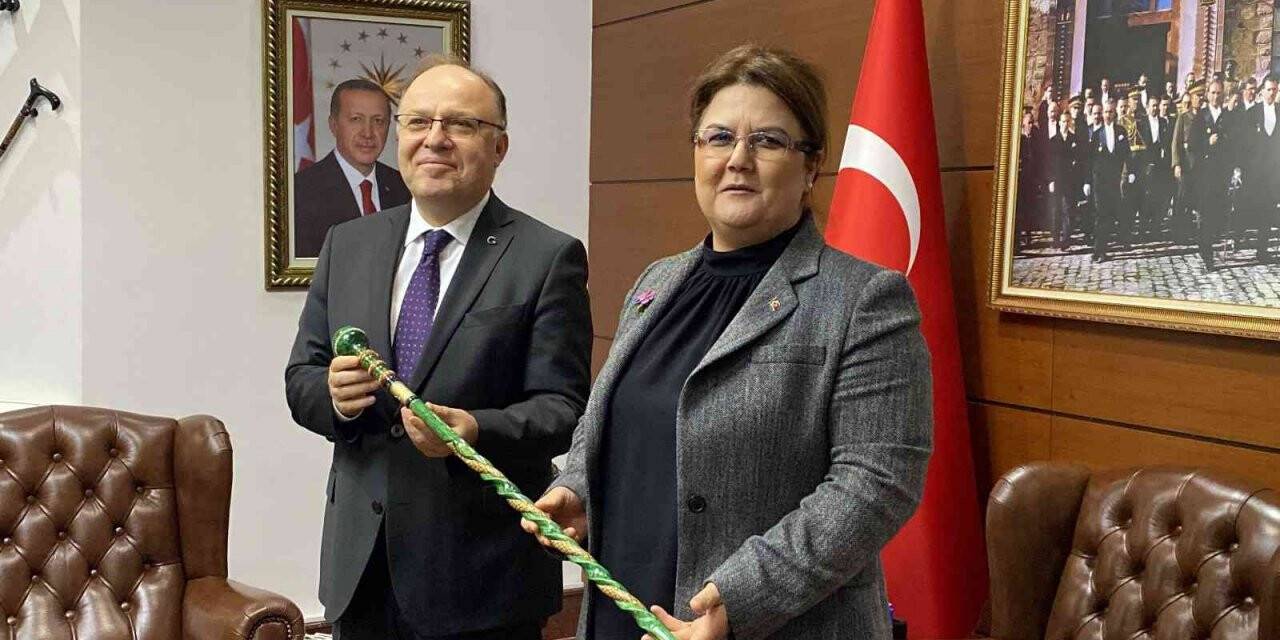 Aile ve Sosyal Hizmetler Bakanı Derya Yanık Zonguldak’ta