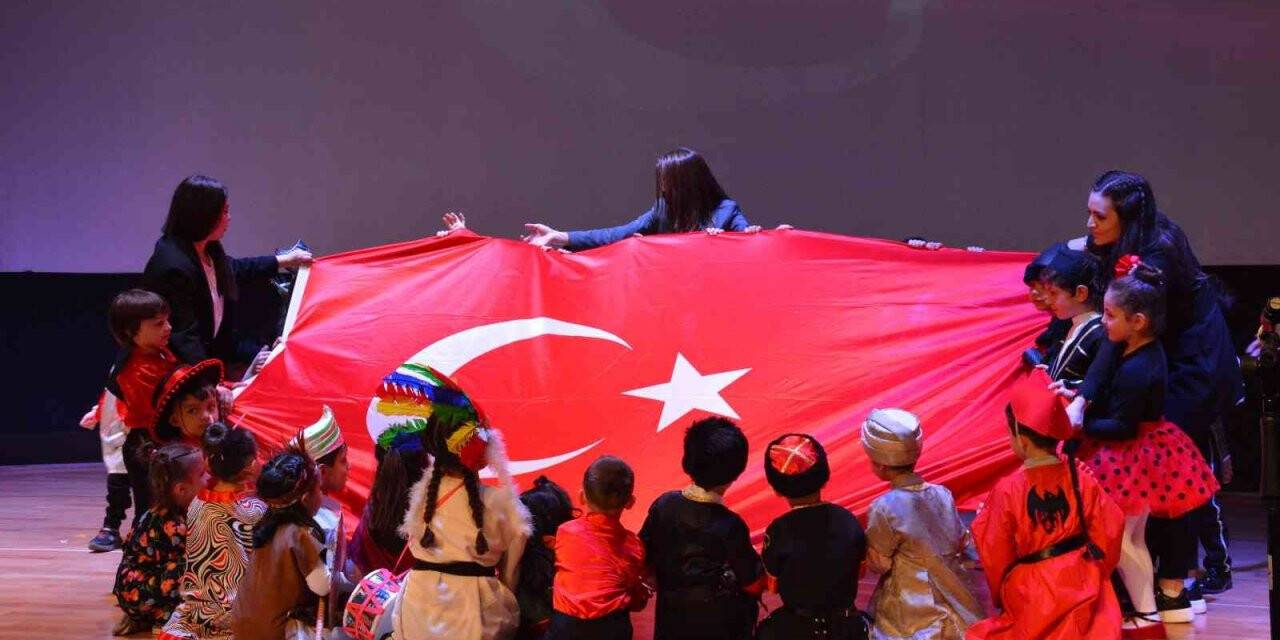 Miniklerden 23 Nisan’a özel gösteri