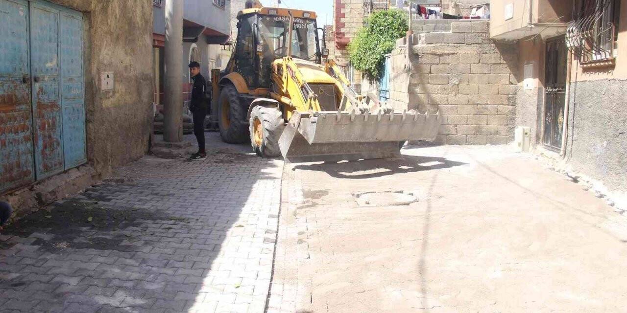 Eyyübiye’de yol yapım çalışmaları devam ediyor