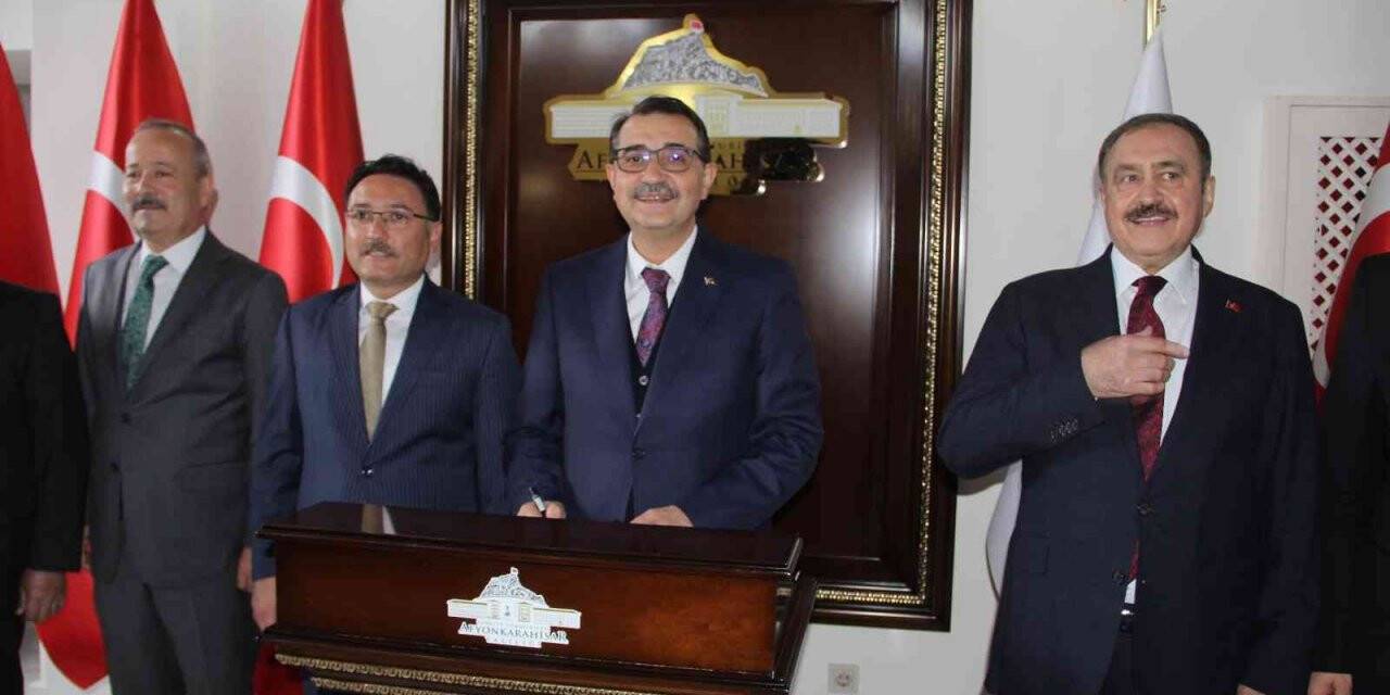 Bakan Dönmez, Afyonkarahisar Valisi Gökmen Çiçek’i ziyaret etti