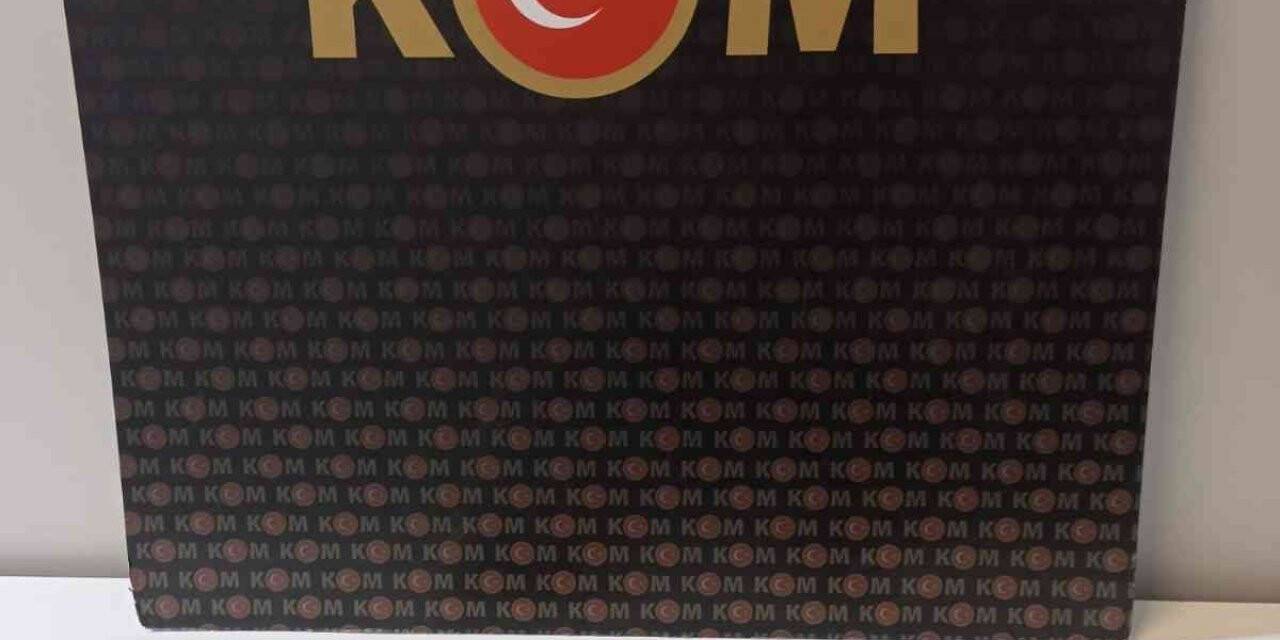 Kayseri’de piyasa değeri 3 milyon TL olan 5 asırlık 2 adet Kur’an-ı Kerim ele geçirildi