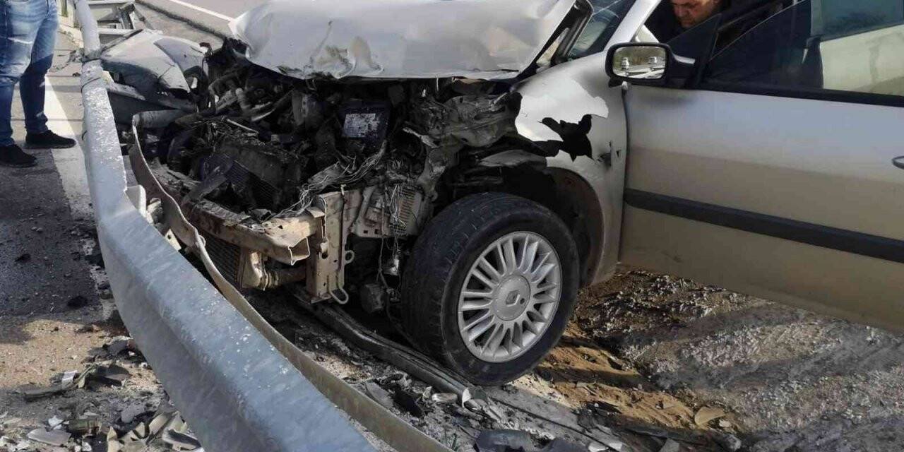 Otomobil duble yolda kontrolden çıkarak bariyerlere çarptı: 1 yaralı